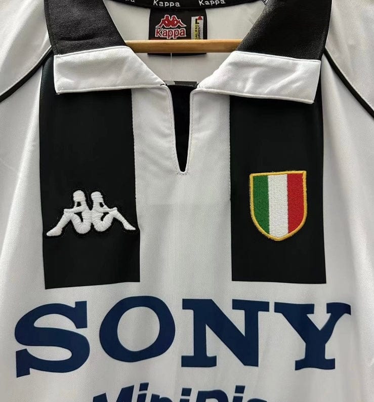 Juventus Home Kit 1997-98