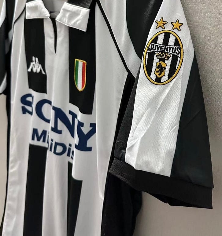 Juventus Home Kit 1997-98